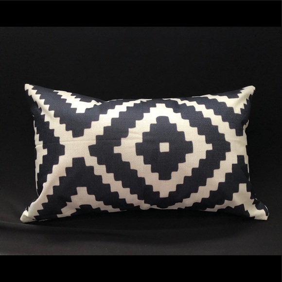 Decor pillow - Picture 1 of 2